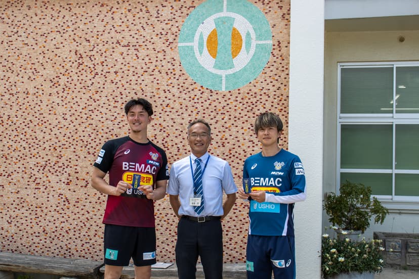【地域コラボ活動】今治市内の新小学1年生へ交通安全「反射シール」を贈呈!日高小学校にて贈呈式を実施いたしました